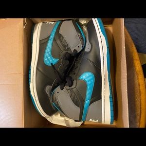 Women’s Nikes | Size 10
